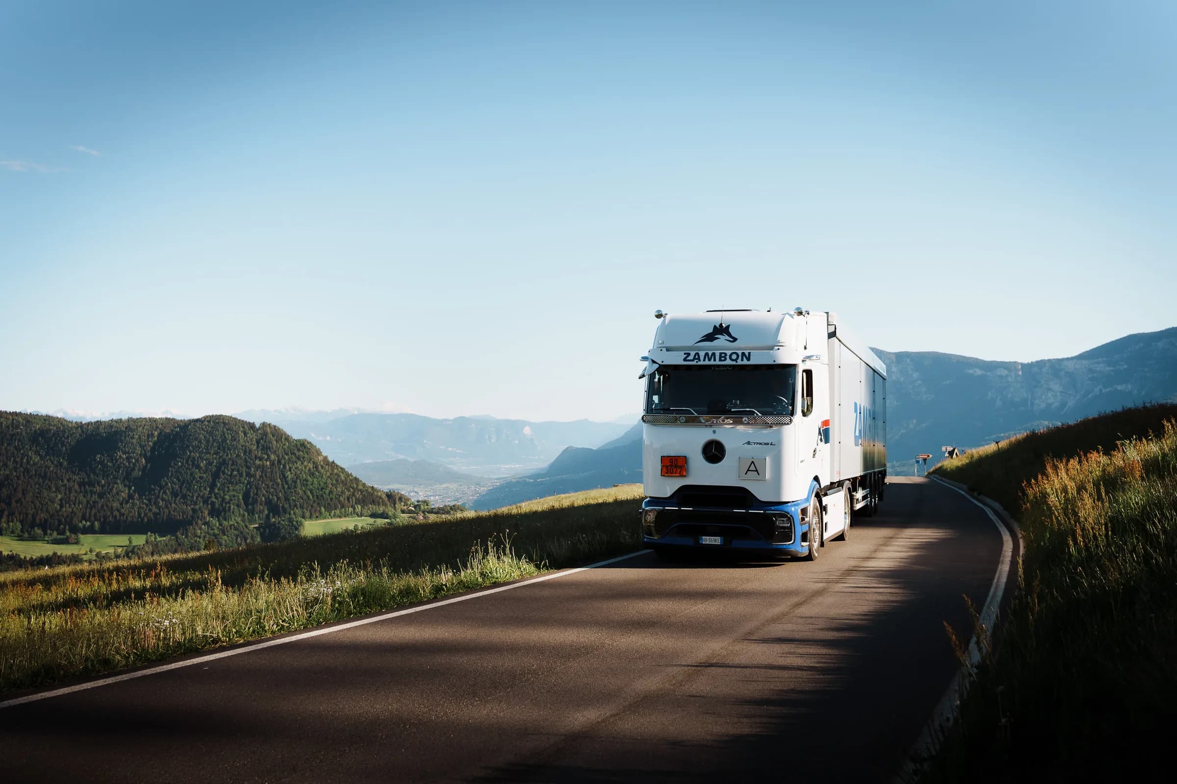 Camion Zambon su una tratta di transito europea